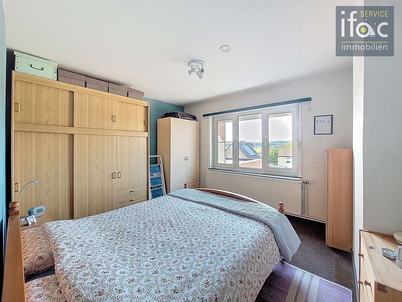 Centraal gelegen driegevelwoning met mooie tuin op ±7a