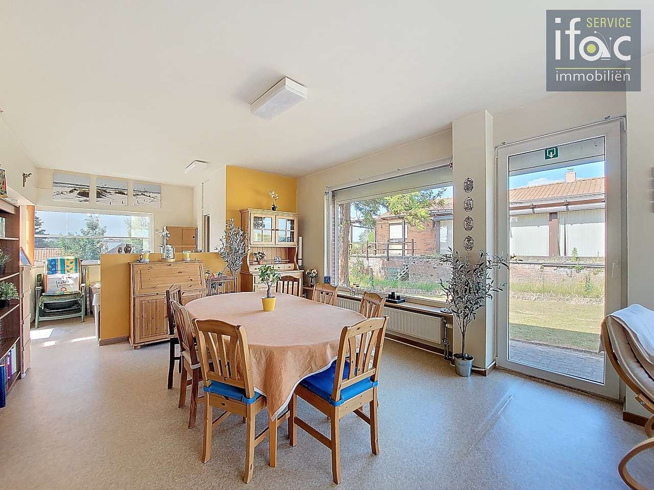 Centraal gelegen driegevelwoning met mooie tuin op ±7a