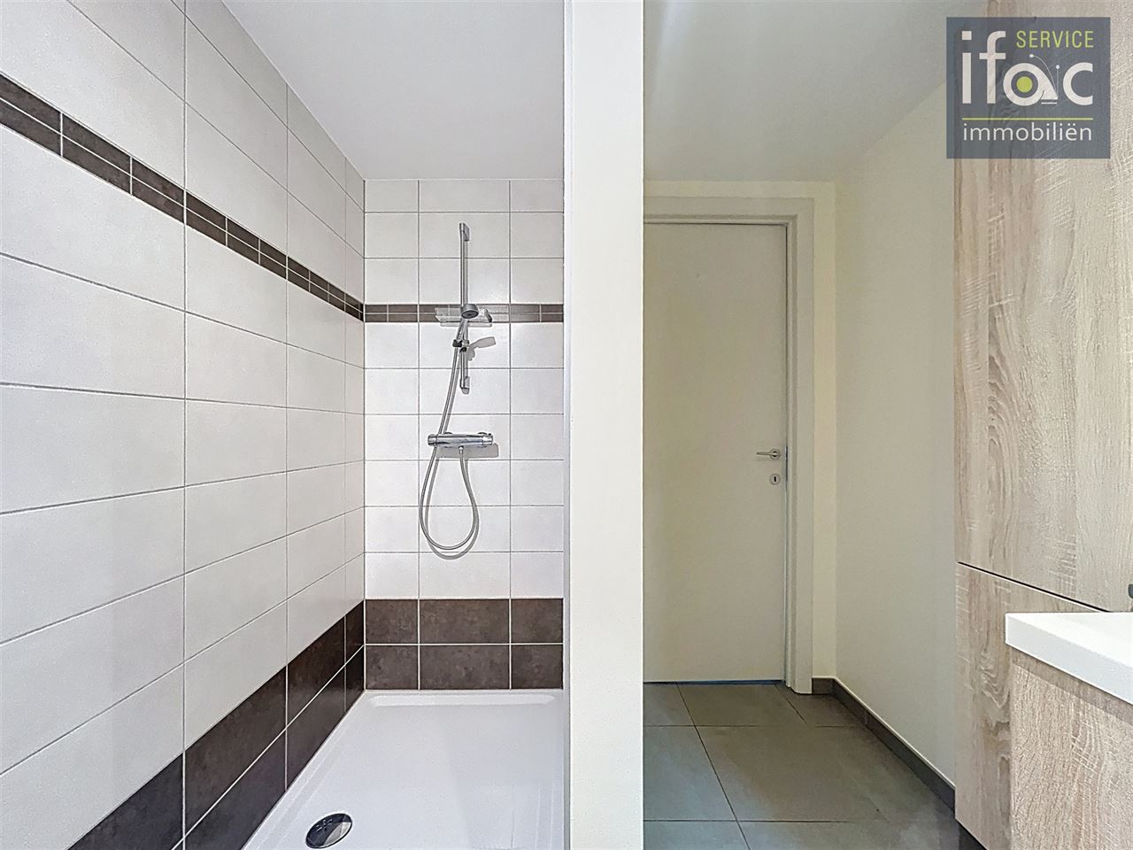 Mooi 2-slaapkamer appartement en parking in centrum Tervuren