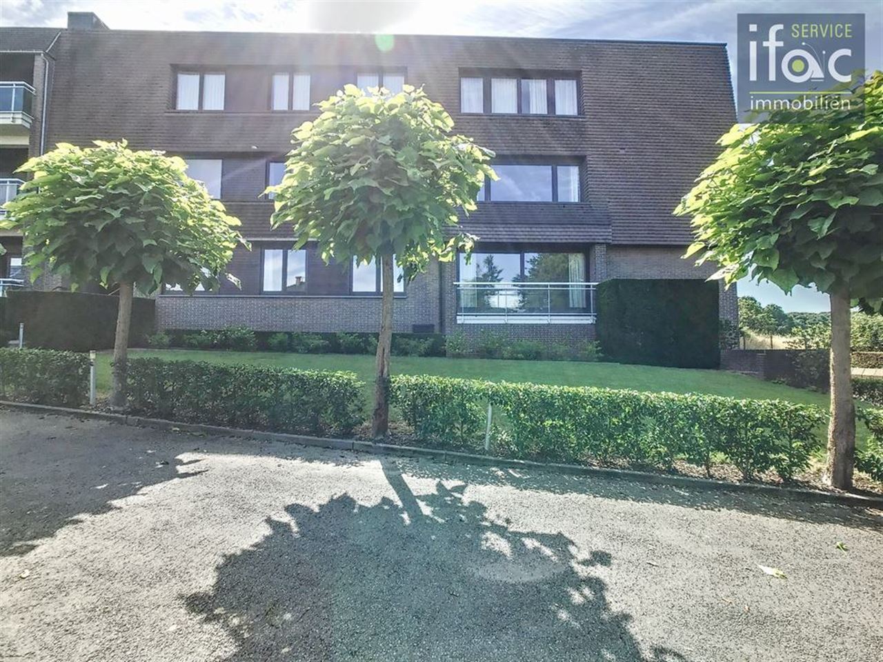 Ruim en klassevol gelijkvloers-appartement met 3 slaapkamers