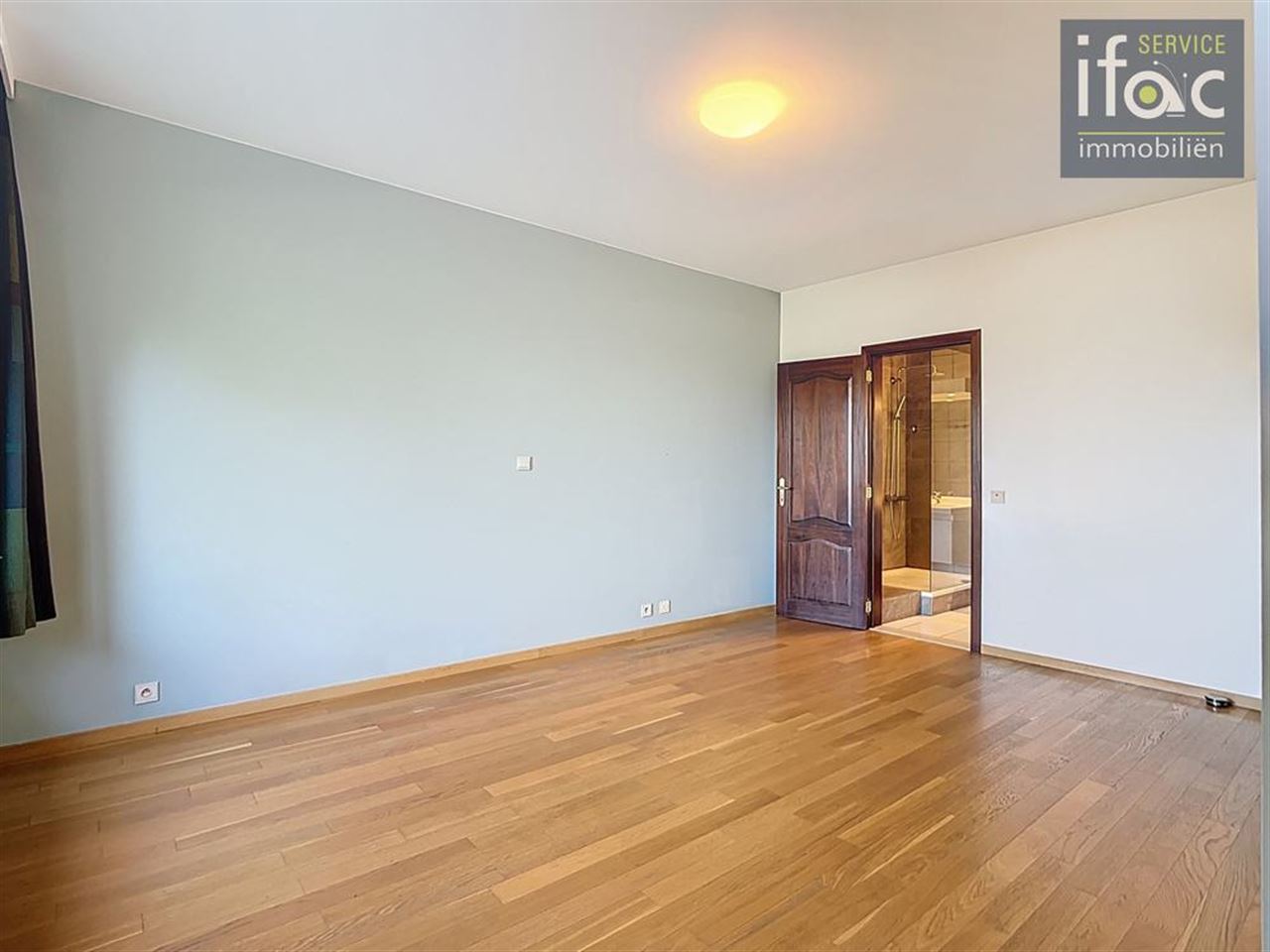 Ruim en klassevol gelijkvloers-appartement met 3 slaapkamers