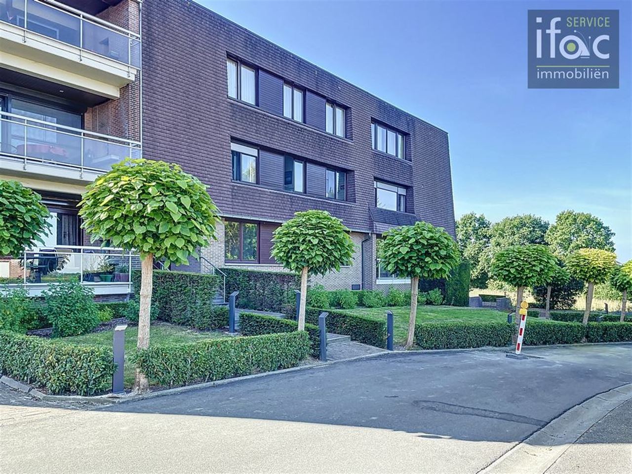 Ruim en klassevol gelijkvloers-appartement met 3 slaapkamers