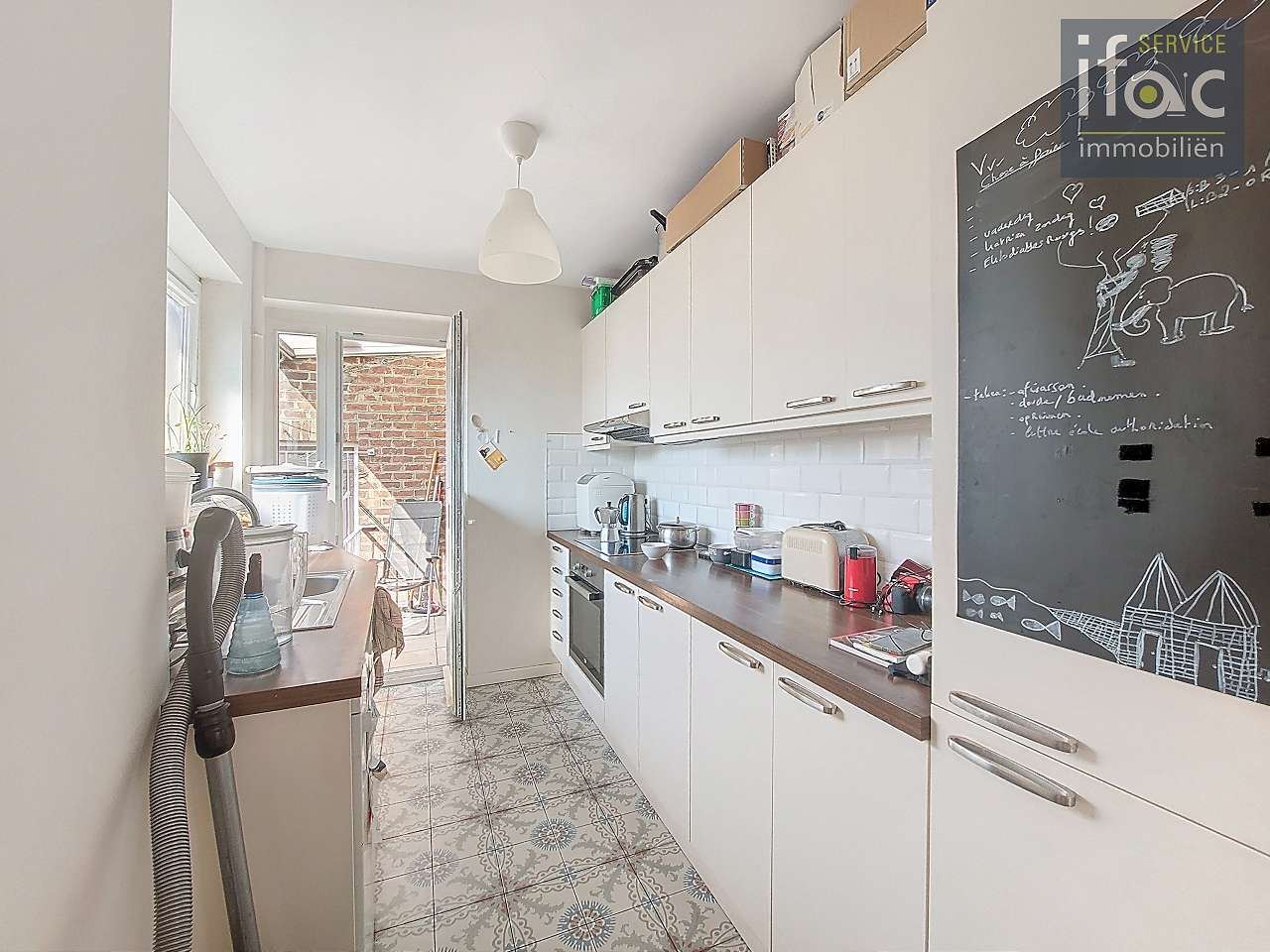 Lichtrijk gerenoveerd 2-slaapkamerappartement met lift in Te