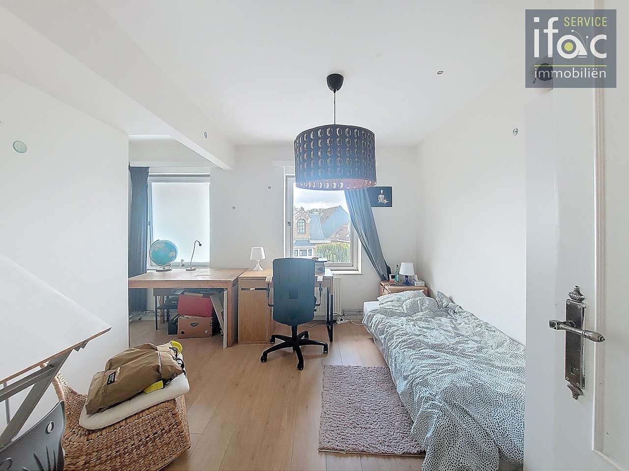 Lichtrijk gerenoveerd 2-slaapkamerappartement met lift in Te