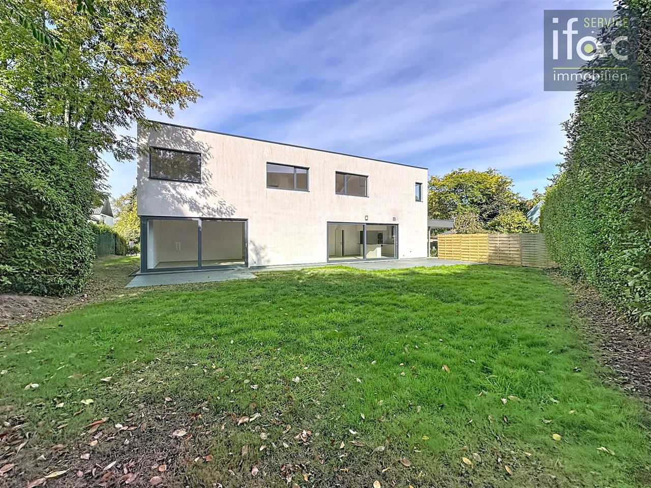 Moderne villa met 6 slaapkamers en zonnige tuin in wijk Arboretum