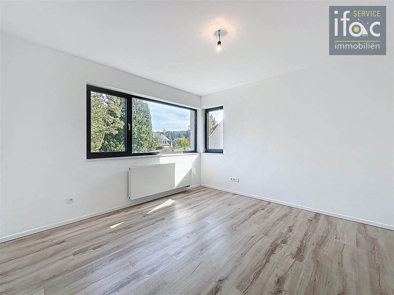 Moderne villa met 6 slaapkamers en zonnige tuin in wijk Arboretum