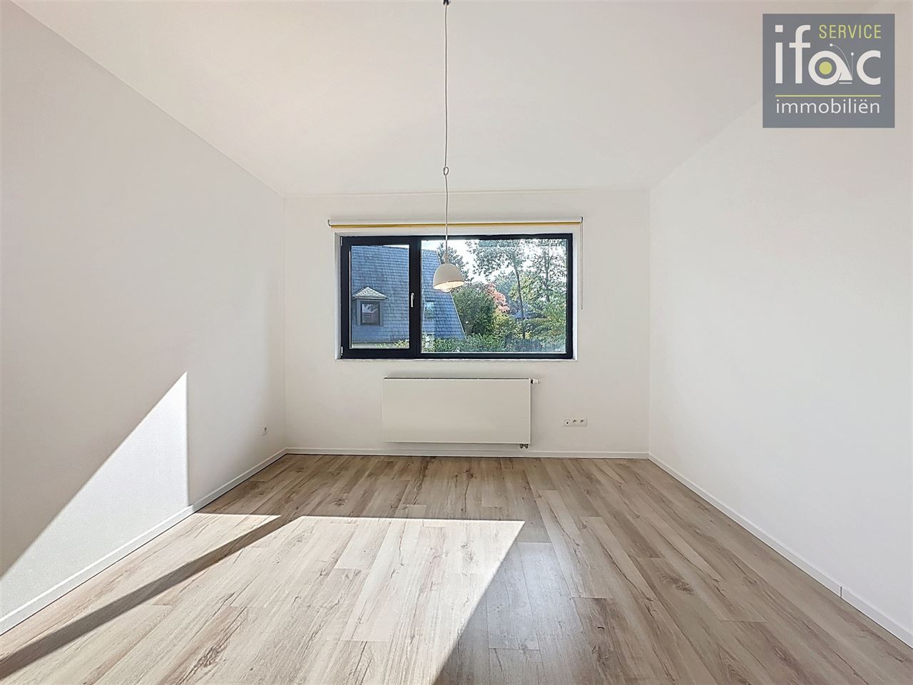 Moderne villa met 6 slaapkamers en zonnige tuin in wijk Arboretum