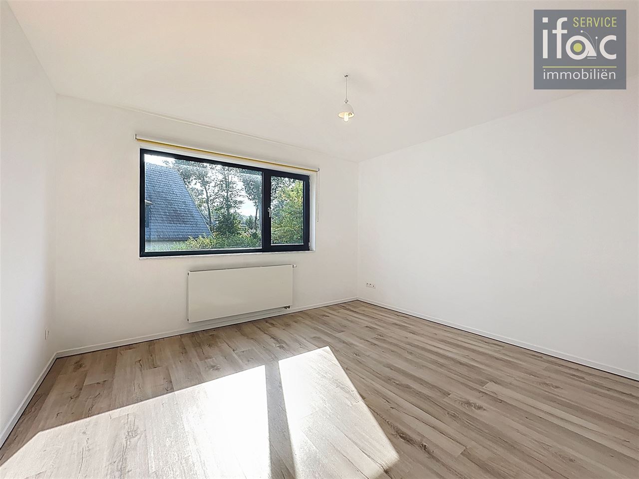 Moderne villa met 6 slaapkamers en zonnige tuin in wijk Arboretum