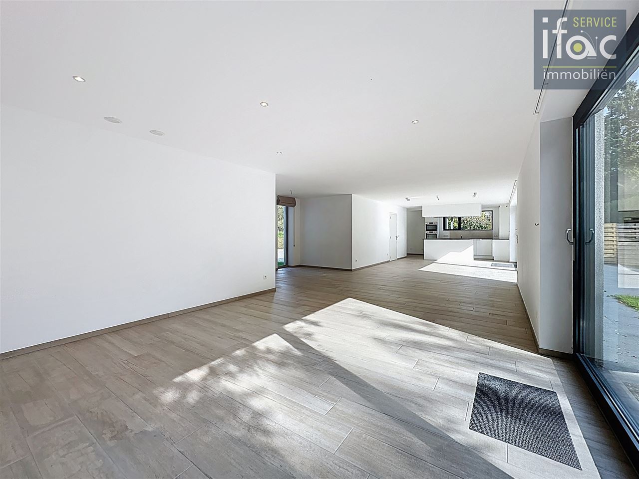 Moderne villa met 6 slaapkamers en zonnige tuin in wijk Arboretum