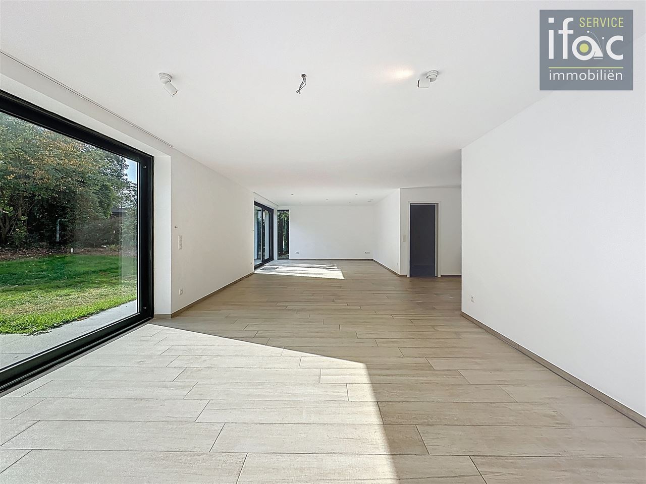 Moderne villa met 6 slaapkamers en zonnige tuin in wijk Arboretum