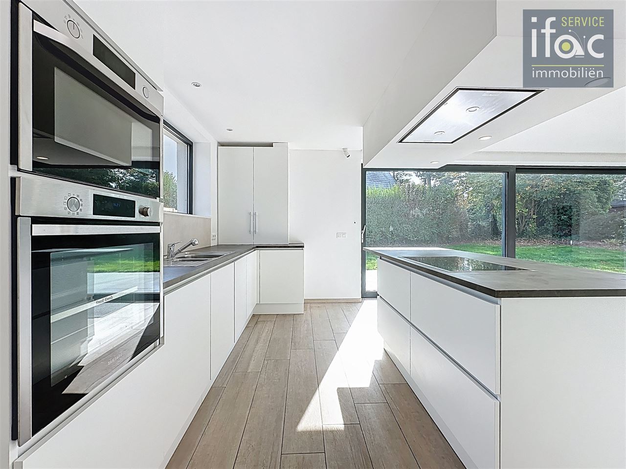 Moderne villa met 6 slaapkamers en zonnige tuin in wijk Arboretum