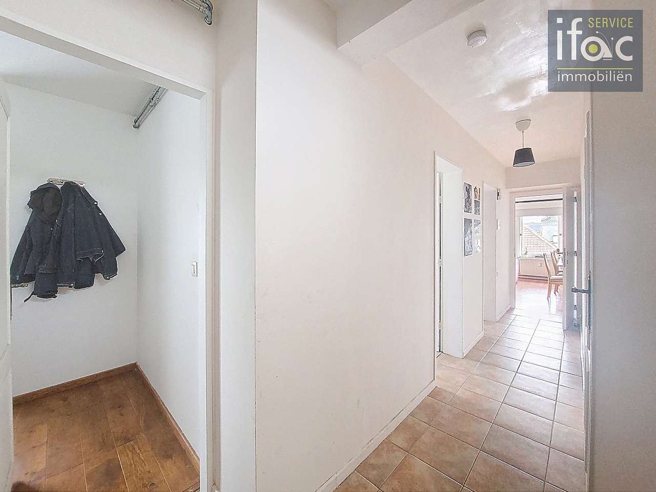 Lichtrijk gerenoveerd 2-slaapkamerappartement met lift in Te