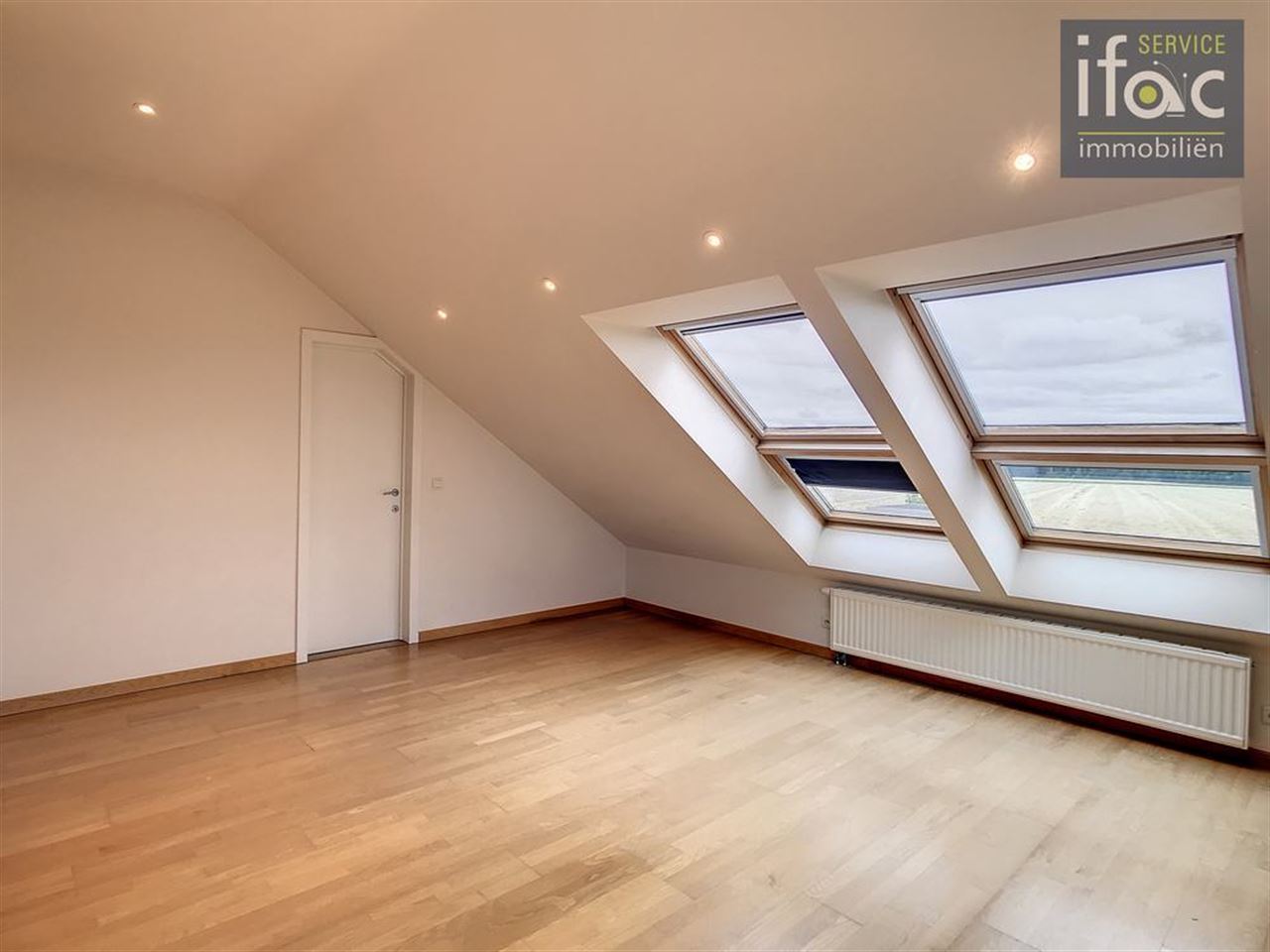 Prachtige 3-gevel villa met unieke panoramische vergezichten