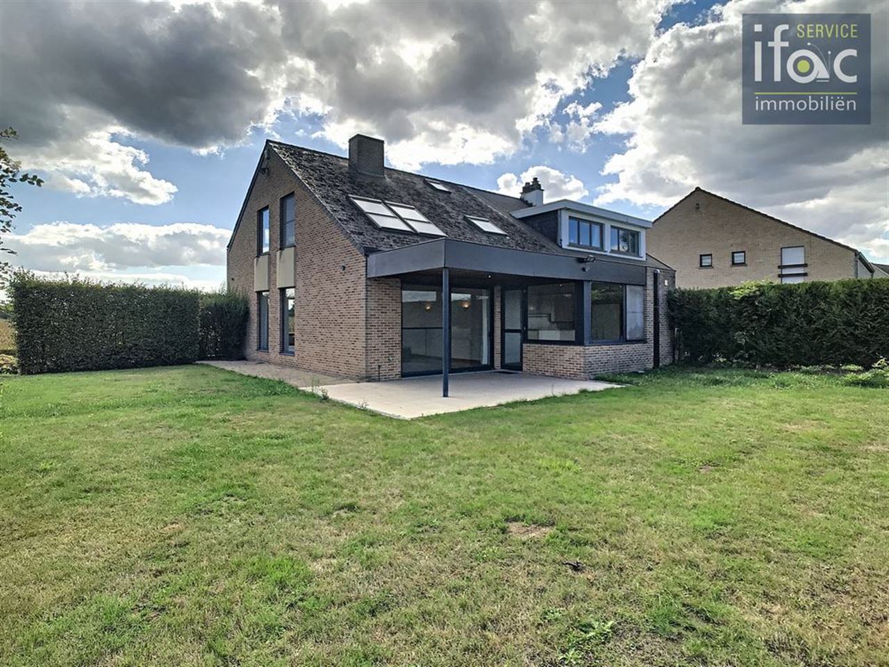 Prachtige 3-gevel villa met unieke panoramische vergezichten