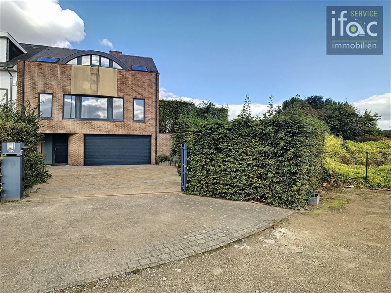 Prachtige 3-gevel villa met unieke panoramische vergezichten