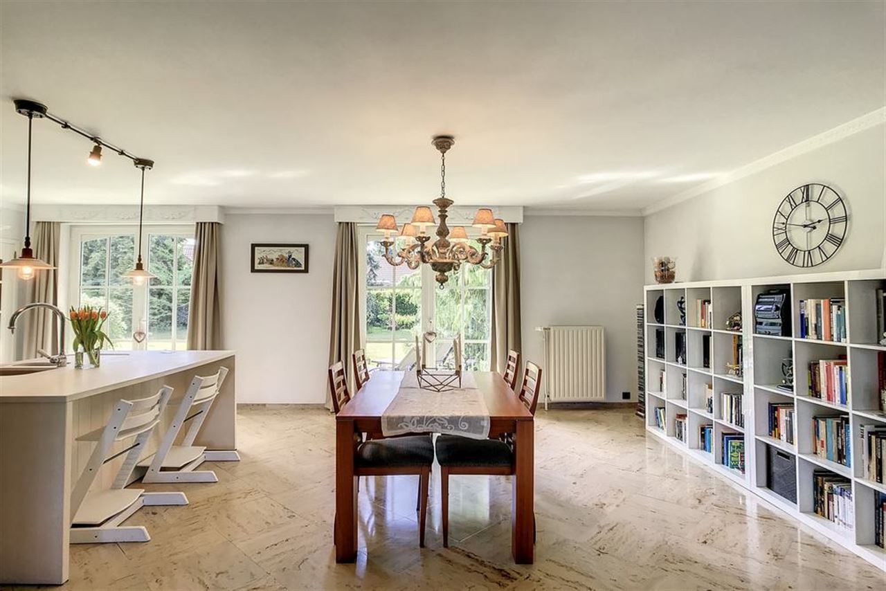 Charmante villa in residentiële omgeving met prachtig aangelegde tuin