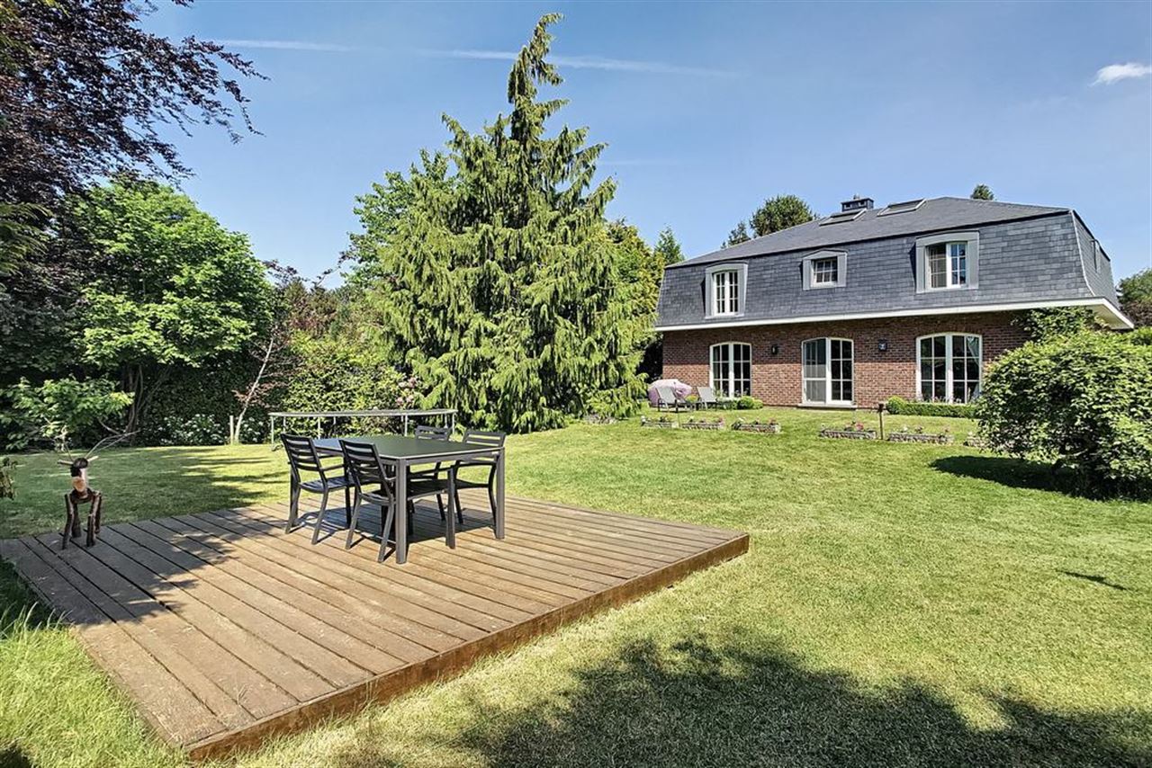 Charmante villa in residentiële omgeving met prachtig aangelegde tuin