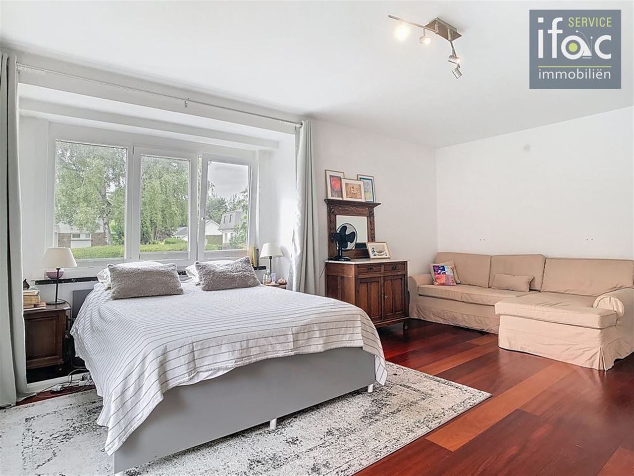 Prachtige villa op toplocatie, 6 slaapkamers en 2 badkamers