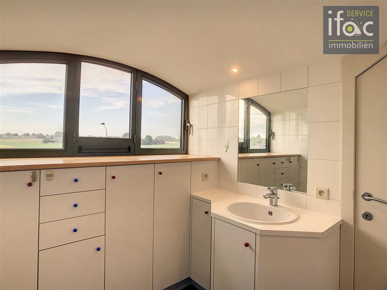 Prachtige 3-gevel villa met unieke panoramische vergezichten