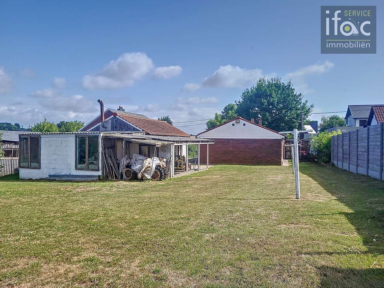 Te renoveren bungalow op zuidwest perceel van ±8 are