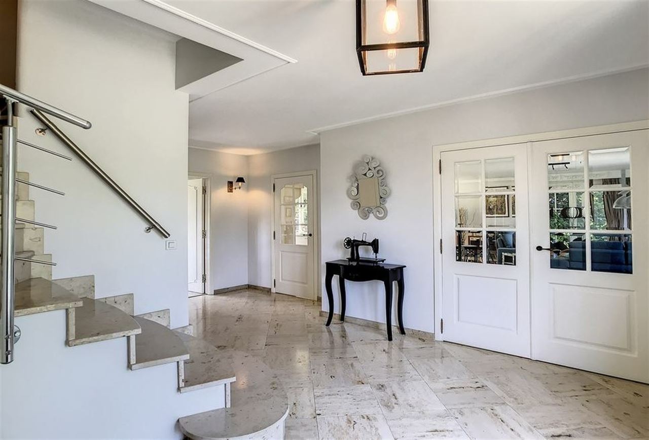 Charmante villa in residentiële omgeving met prachtig aangelegde tuin