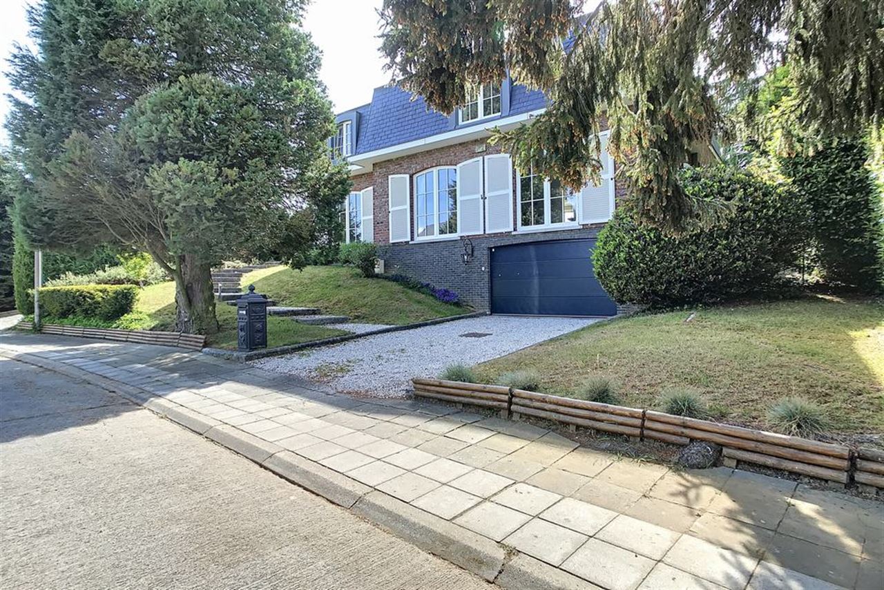 Charmante villa in residentiële omgeving met prachtig aangelegde tuin