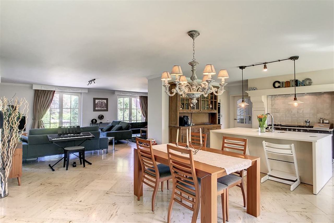 Charmante villa in residentiële omgeving met prachtig aangelegde tuin