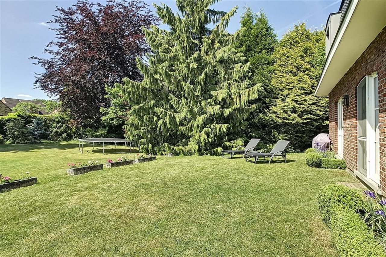 Charmante villa in residentiële omgeving met prachtig aangelegde tuin