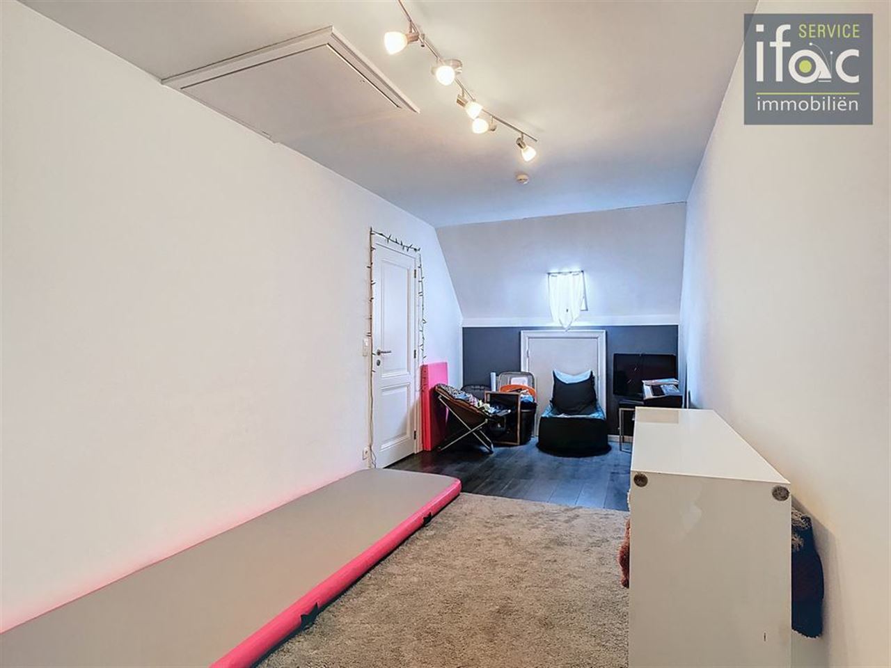 Prachtige villa op toplocatie, 6 slaapkamers en 2 badkamers