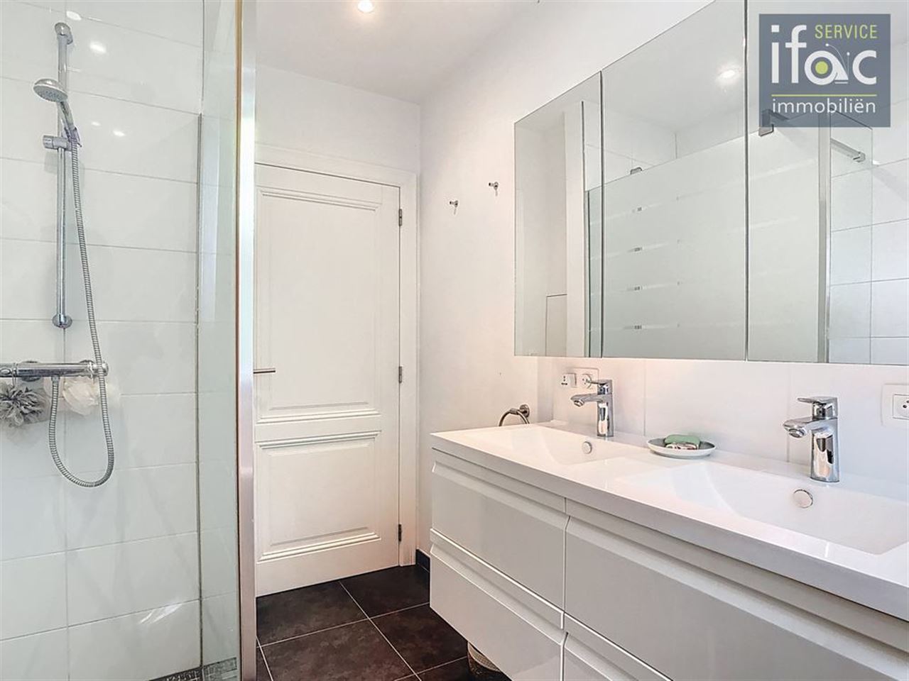 Prachtige villa op toplocatie, 6 slaapkamers en 2 badkamers