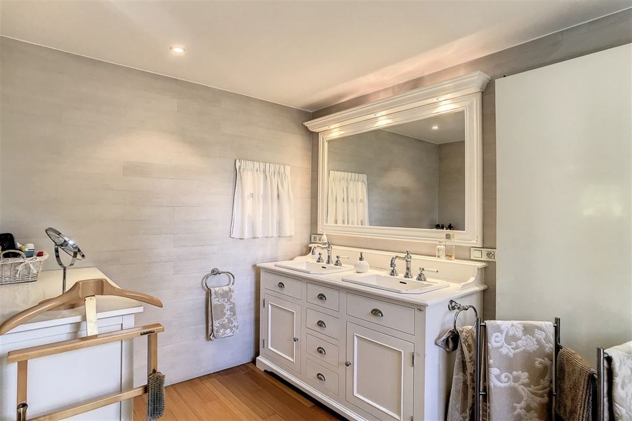 Charmante villa in residentiële omgeving met prachtig aangelegde tuin