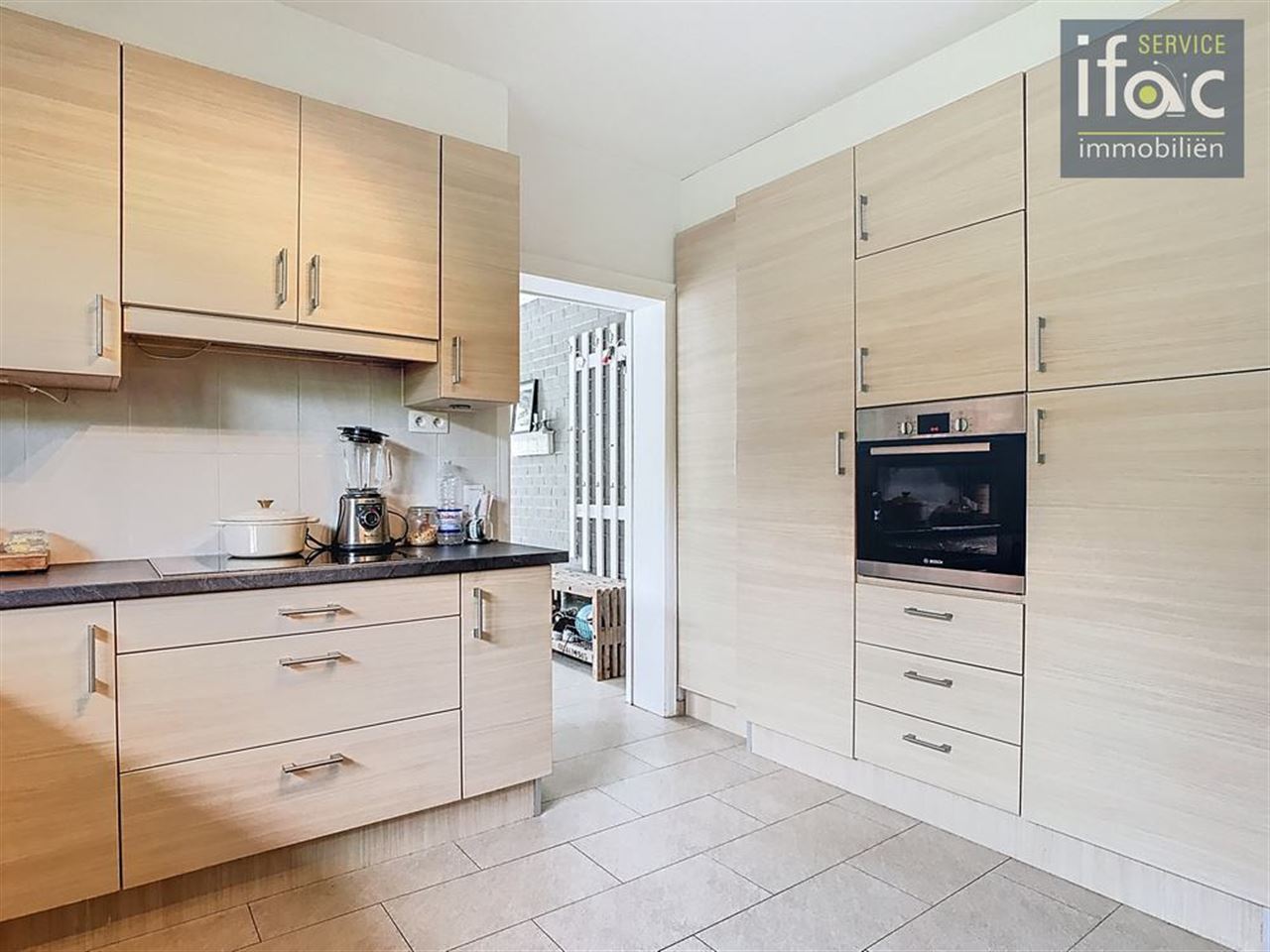 Prachtige villa op toplocatie, 6 slaapkamers en 2 badkamers