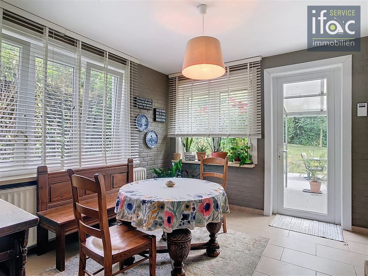 Prachtige villa op toplocatie, 6 slaapkamers en 2 badkamers