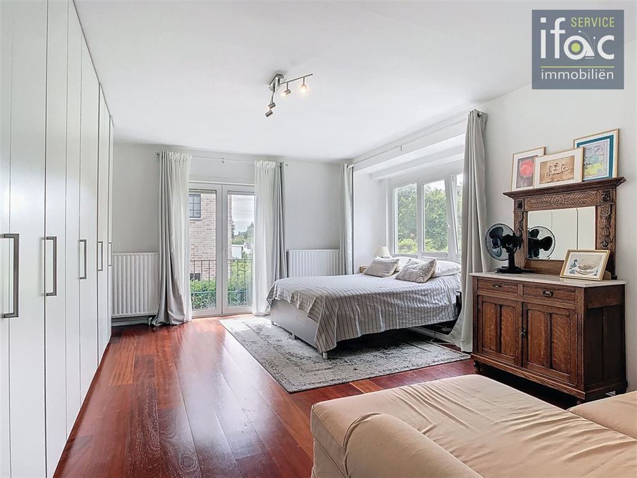 Prachtige villa op toplocatie, 6 slaapkamers en 2 badkamers