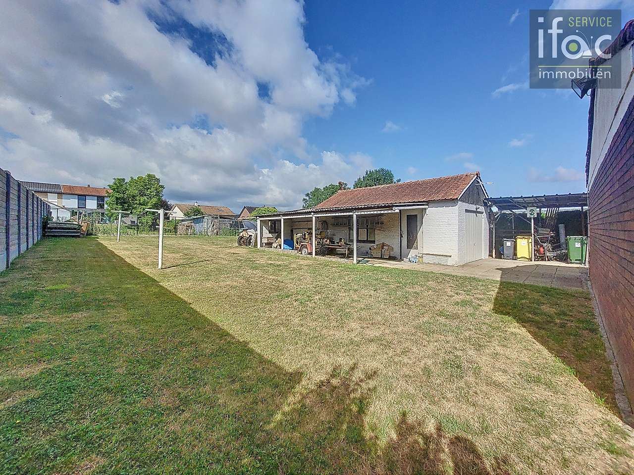 Te renoveren bungalow op zuidwest perceel van ±8 are