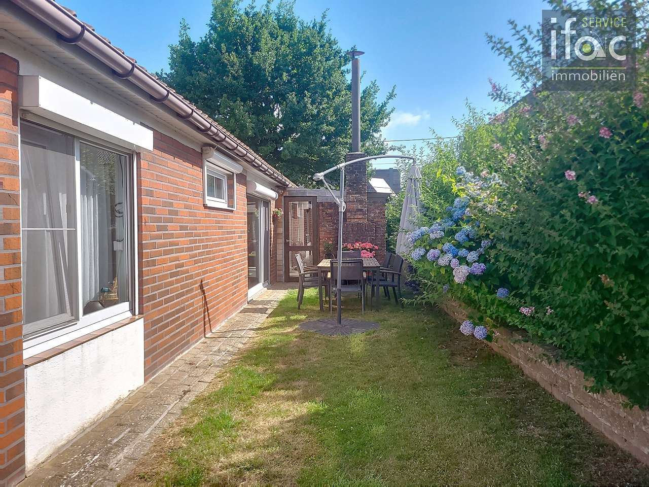 Te renoveren bungalow op zuidwest perceel van ±8 are