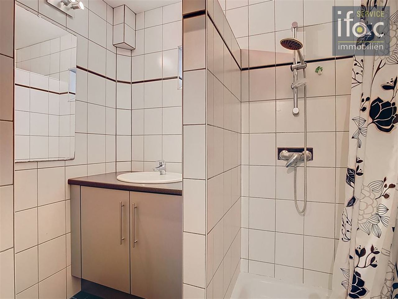 Opbrengsteigendom – 4 apts + garage