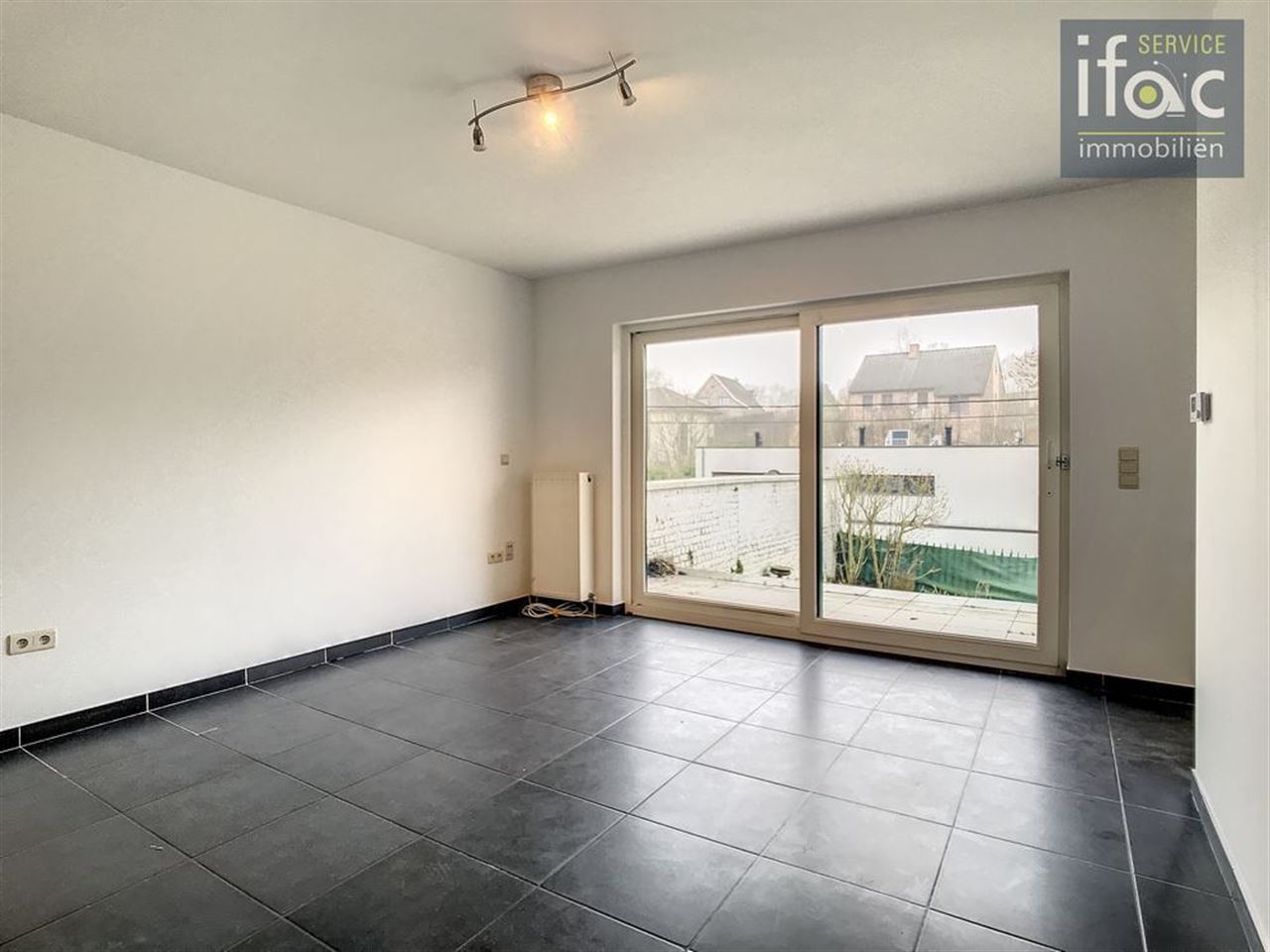 Opbrengsteigendom – 4 apts + garage