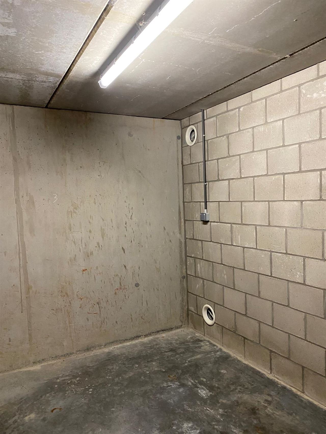 Garagebox - binnen - gesloten