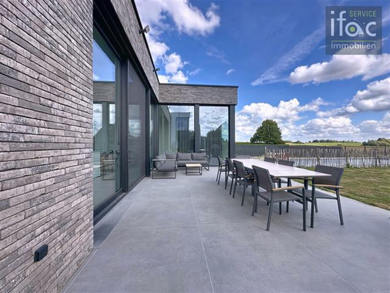 Energiezuinige villa met lichtrijke leefruimtes en grote tuin