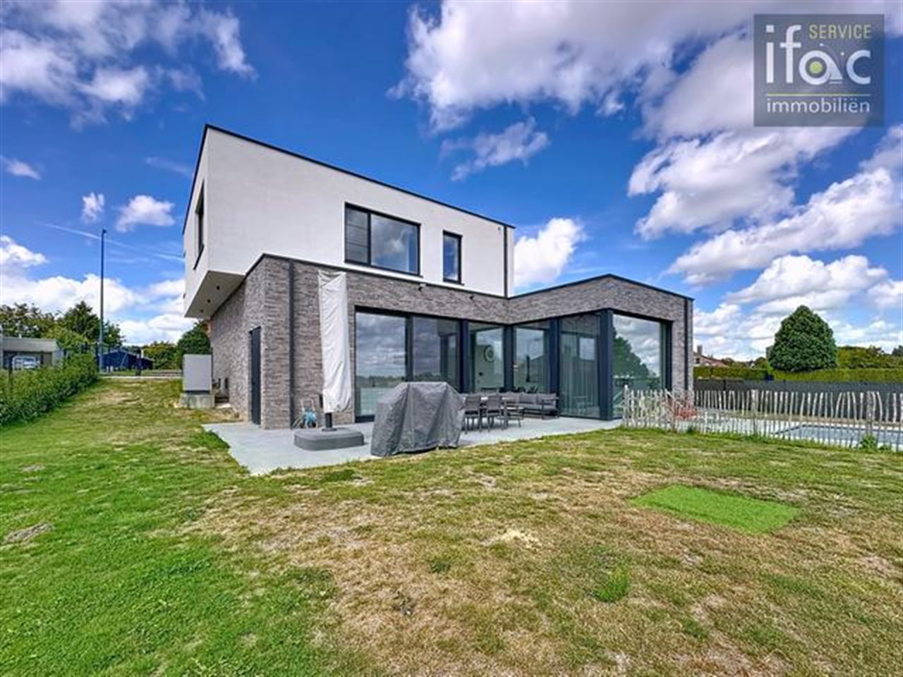 Energiezuinige villa met lichtrijke leefruimtes en grote tuin