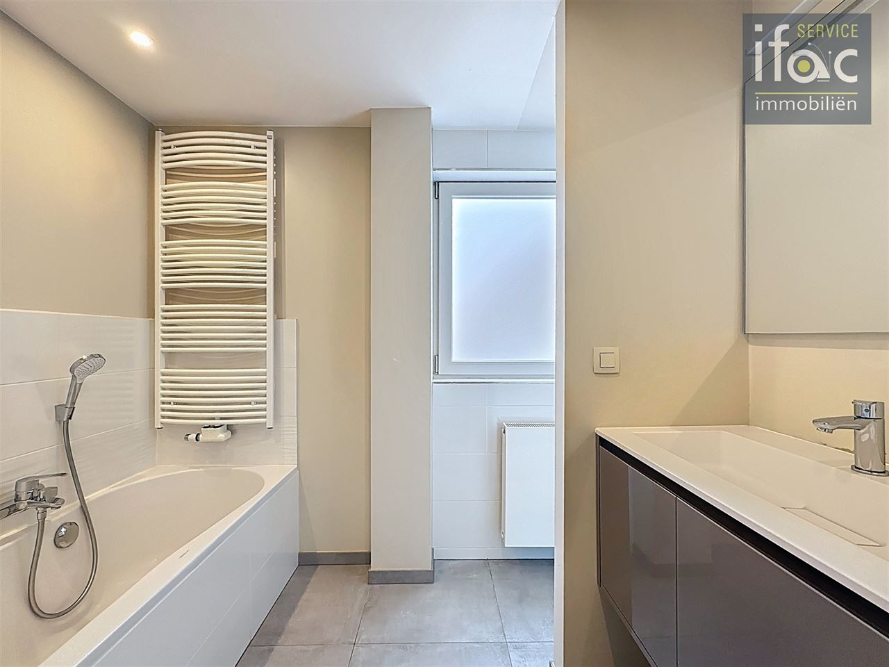 Luxurious bungalow with high-quality finishes and comfort