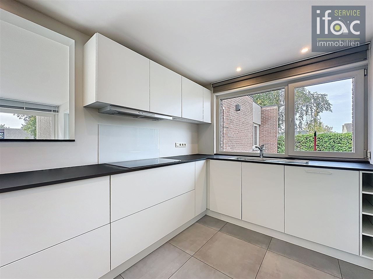 Luxurious bungalow with high-quality finishes and comfort