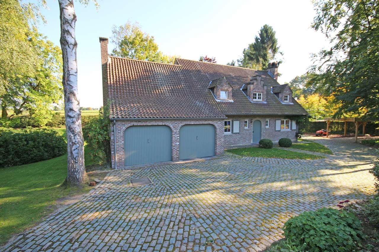 Ruime charmante villa gelegen aan de rand van het zoniënwoud