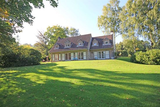 Ruime charmante villa gelegen aan de rand van het zoniënwoud