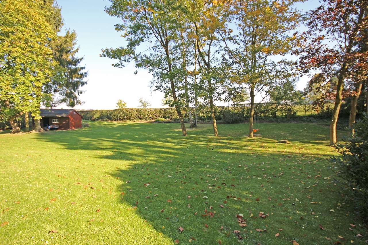 Ruime charmante villa gelegen aan de rand van het zoniënwoud