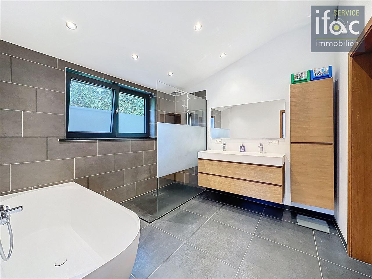 Super gelegen villa in het centrum van Sint-Joris-Weert