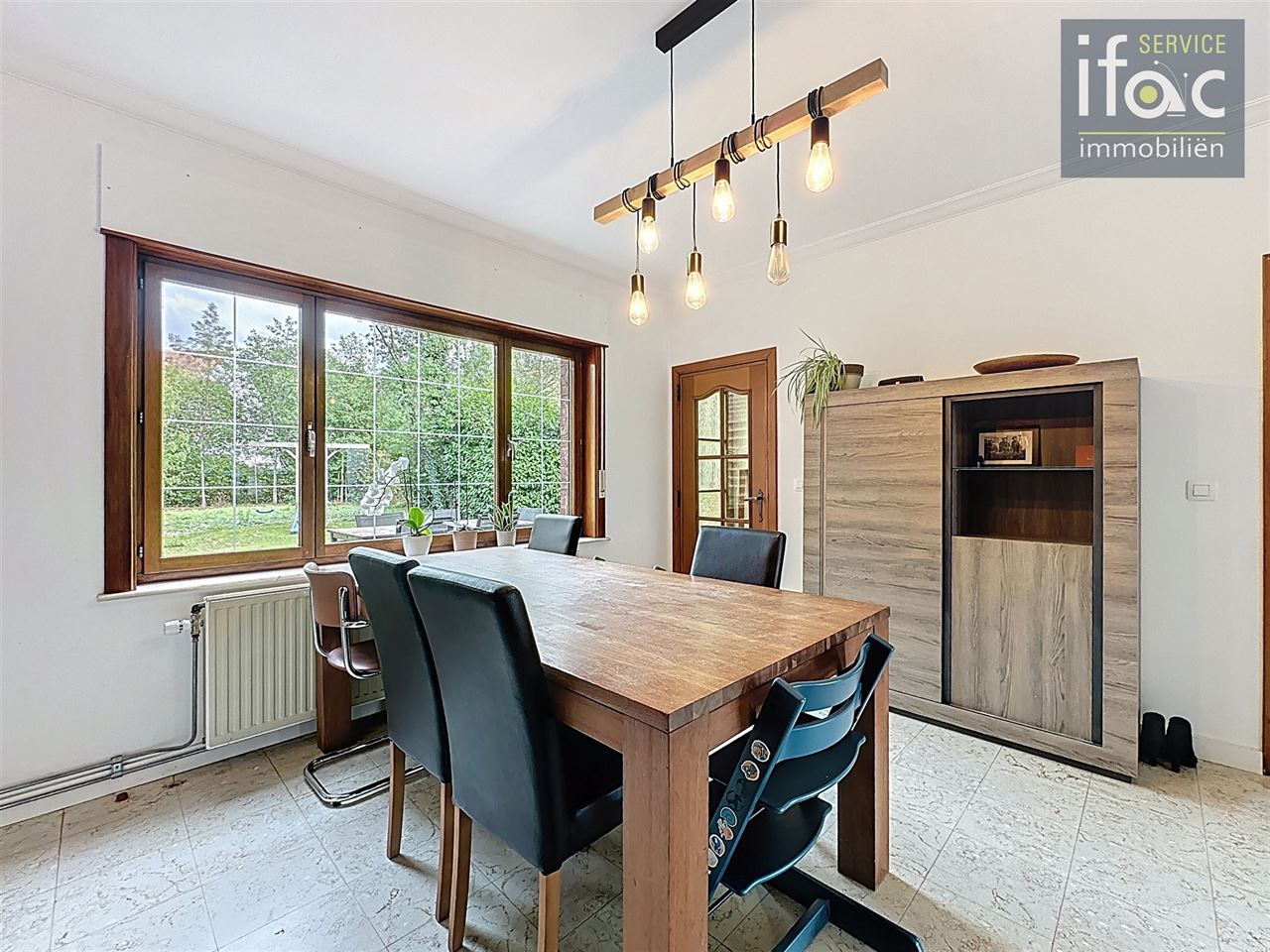 Super gelegen villa in het centrum van Sint-Joris-Weert