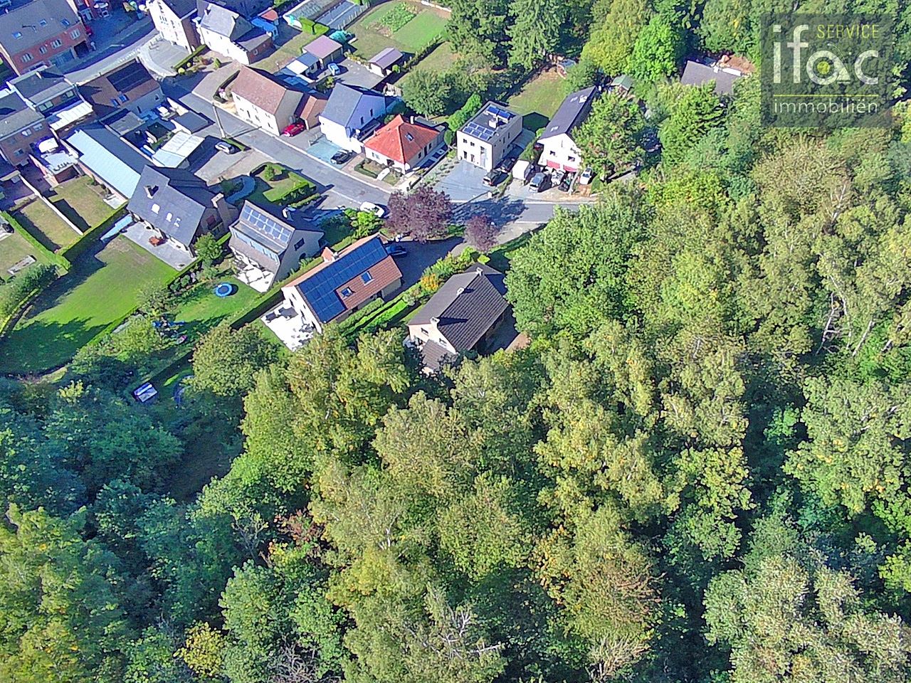 Idyllisch gelegen villa op ±33,40 are in hartje Eizer