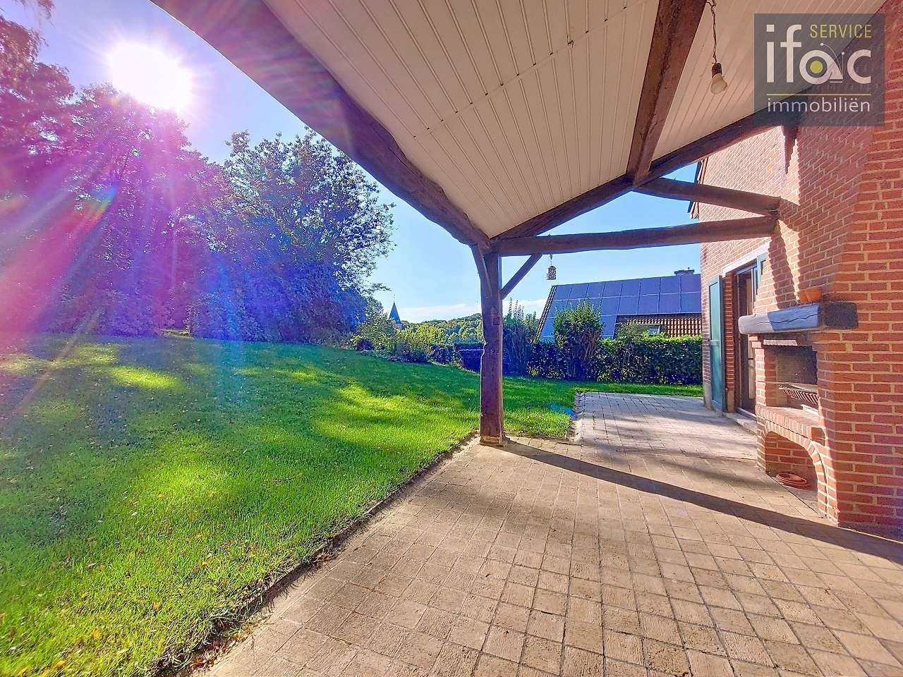 Idyllisch gelegen villa op ±33,40 are in hartje Eizer